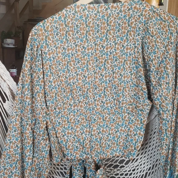 Boho Wrap Crop Top - Picture 3 of 6